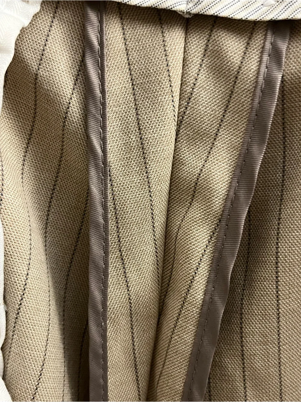 Banana Republic Men's Beige Pinstripe Trousers Pants. Size 34X32. Tailored Fit